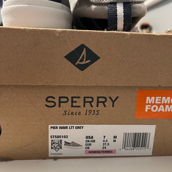 Women Sperry’s - Picture 2 of 2